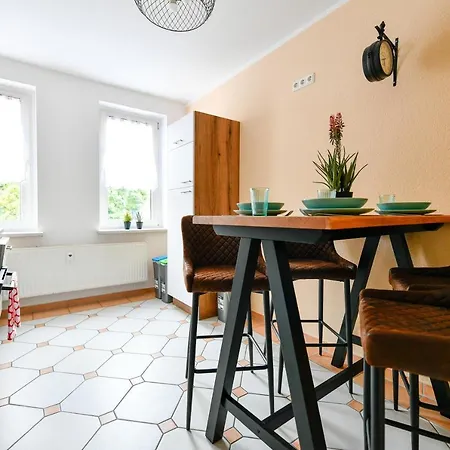 Modernes Altmarkt Mit Parkplatz 4 Gaeste 55qm Waschmaschine Wlan Netflix Terrasse Lägenhet Cottbus